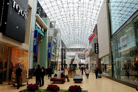 yorkdale shopping centre toronto.